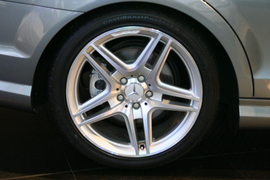  Mercedes-Benz CLK63 AMG Black Edition 2007 года  (фото 19 из 61)